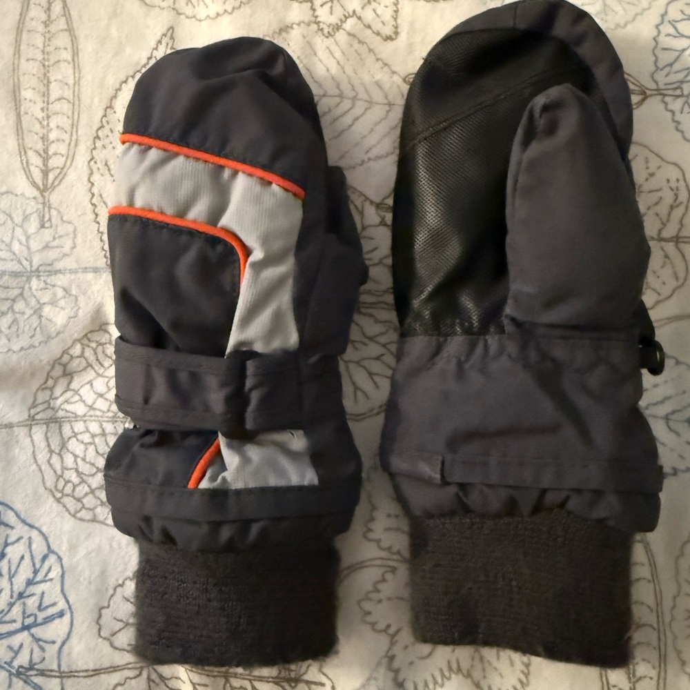 Children's Black and Gray Mittens